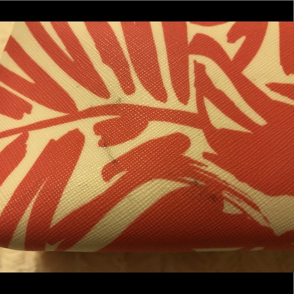 Pink and White Kate Spade Cosmetic Case - Picture 3 of 8